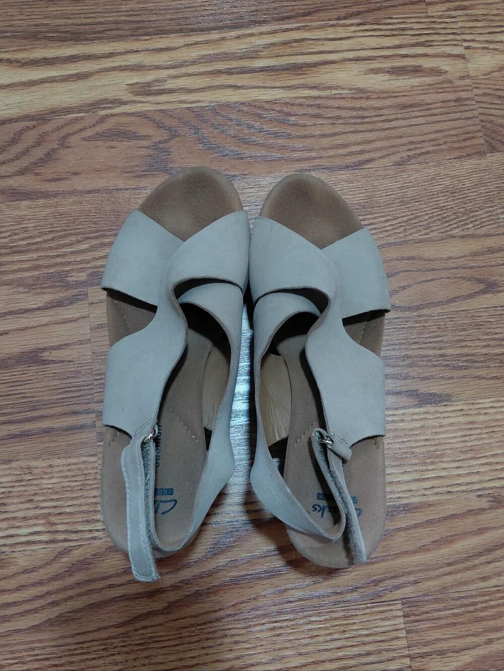 Clarks Chunky Wedge Sandals Women Sz 9 Taupe Beige Open Toe Soft Cushion Sandal